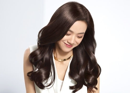 Dù có thể hỗ trợ cải thiện tình trạng tóc khô xơ trong thời gian ngắn, phương pháp này không thay thế hoàn toàn các sản phẩm chăm sóc tóc chuyên dụng. 