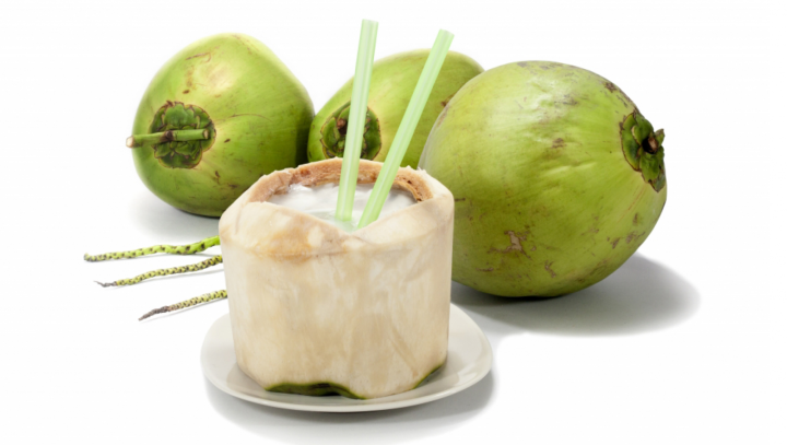 Nước dừa là phần chất lỏng tự nhiên bên trong quả dừa, chứa nhiều khoáng chất quan trọng như kali, magie, canxi, natri và phốt pho.