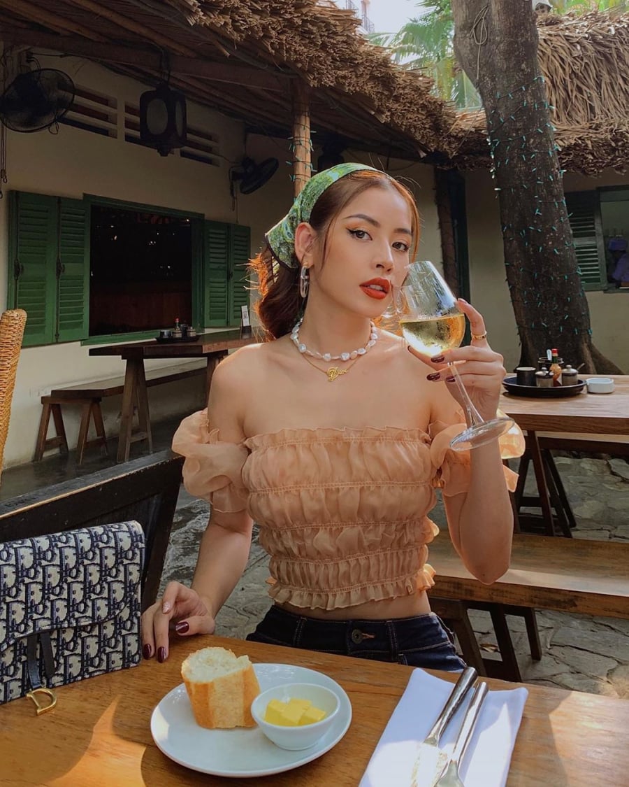 Xu hướng này đã xuất hiện từ nhiều thập kỷ trước nhưng vẫn được yêu thích nhờ khả năng mang đến vẻ ngoài vừa cổ điển vừa hiện đại.