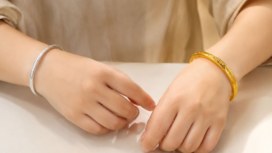 Cách đeo vòng vàng bạc mang nhiều ý nghĩa theo quan  niệm dân gian