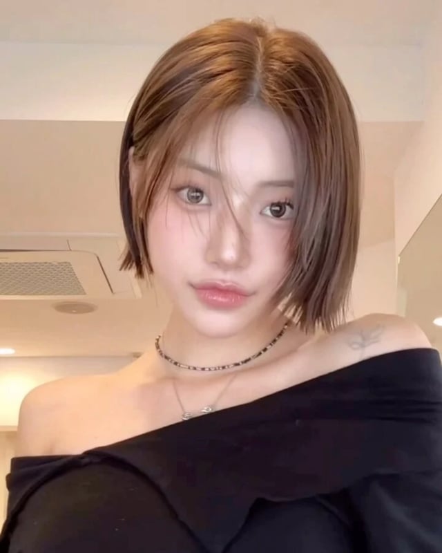 Sự pha trộn giữa sắc nâu và ánh xám nhẹ tạo cảm giác trong trẻo, đồng thời giúp Mừng SHBET phiên bản mới 2025 trông sáng và đều màu hơn.