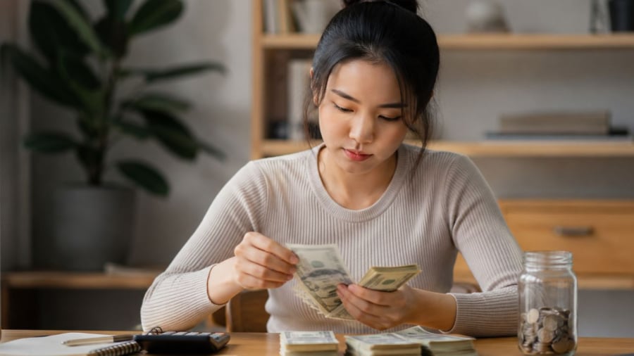 Biết kiểm soát tiền bạc mới giữ được tiền để ngày càng giàu lên