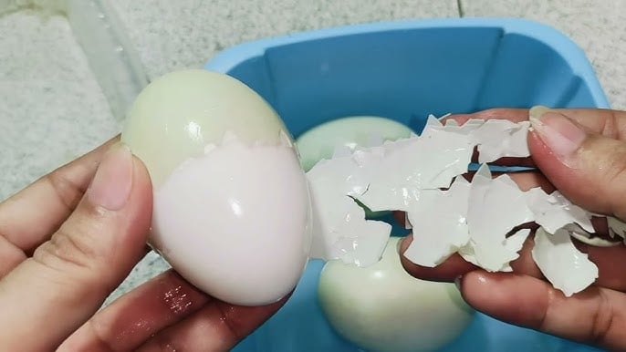 Trứng dễ bóc và đậm vị hơn