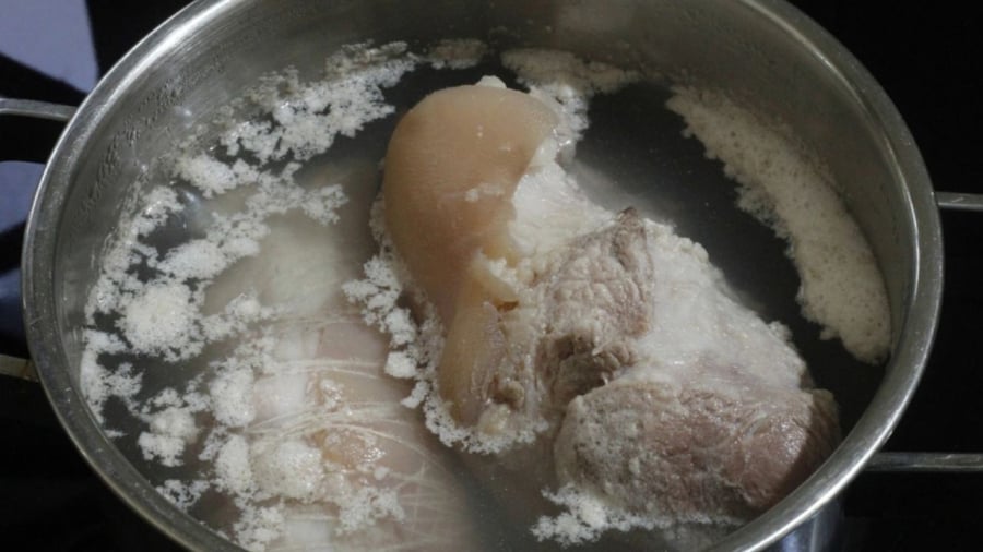 Việc dùng nước luộc thịt để nấu canh như thế nào có thể cần dựa vào tình trạng sức khỏe của người dùng.