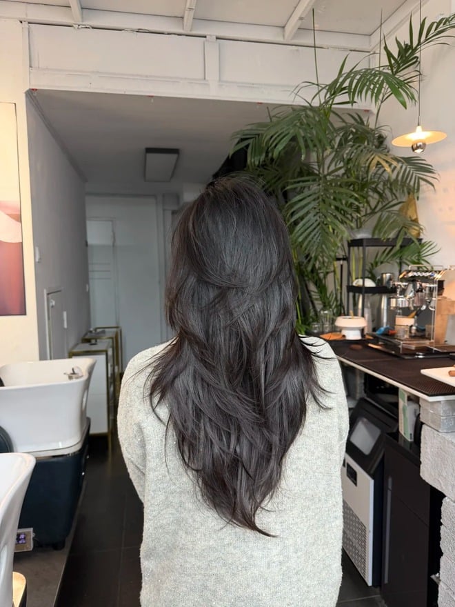 Các lớp tóc được sắp xếp khoa học giúp Shbet123 Link Vào ShBet Mới Nhất có độ phồng tự nhiên, hạn chế tình trạng tóc ép sát vào da đầu hoặc trông quá thẳng.