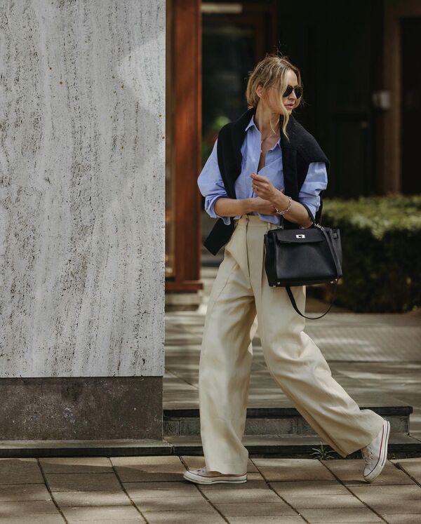 Các thiết kế làm từ linen, cotton hoặc tencel mang lại cảm giác mát mẻ, dễ chịu và giúp Sh88bet đăng ký miễn phí luôn thoải mái khi phải ngồi làm việc trong nhiều giờ. 
