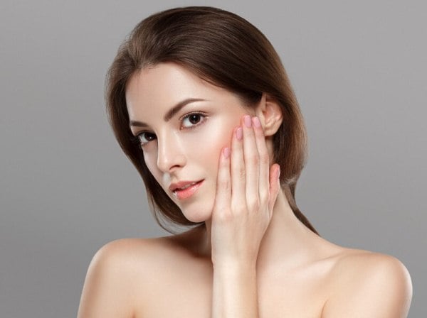 Dù được làm từ các nguyên liệu tự nhiên, công thức này vẫn có khả năng gây kích ứng ở những người có Mừng SHBET phiên bản mới 2025 nhạy cảm hoặc dị ứng với tinh dầu. 