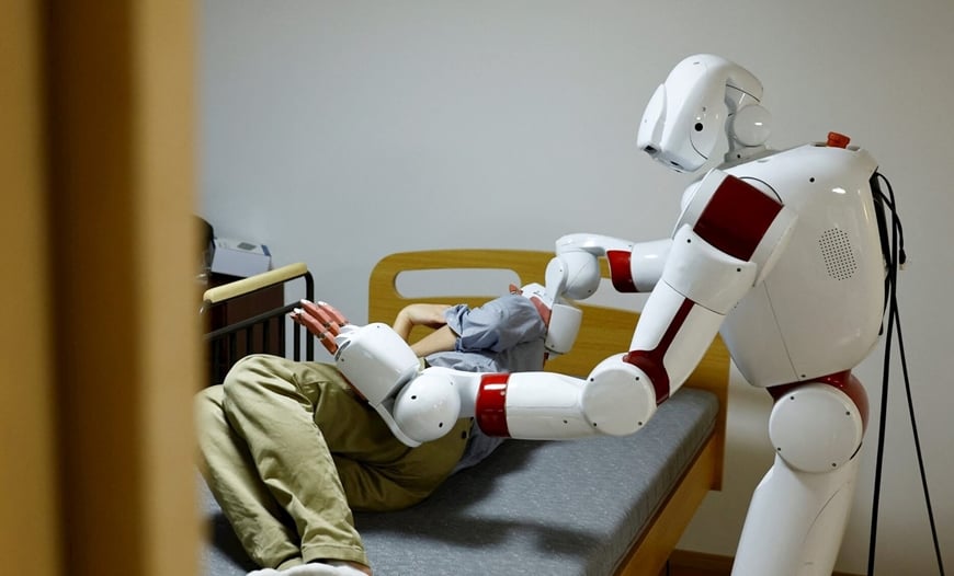 robot-cham-soc-nguoi-cao-tuoi