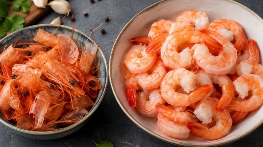 Vỏ tôm hay thịt tôm giàu canxi hơn?