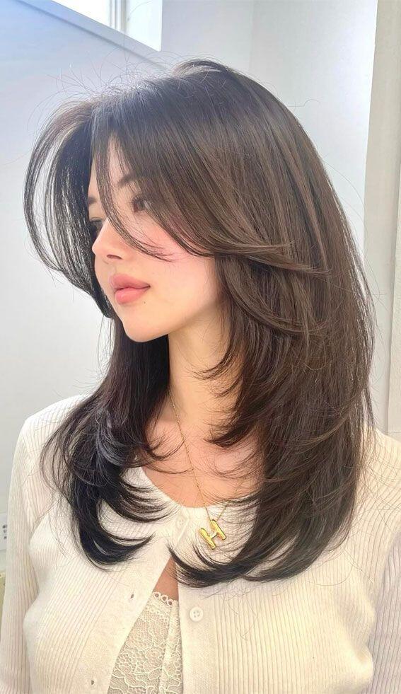 Đặc trưng của Link Vào SHBET88 Mới Nhất này là các lớp tóc được cắt xếp tầng mềm mại, xòe nhẹ như đôi cánh, giúp Shbet123 Link Vào ShBet Mới Nhất có độ bồng tự nhiên.