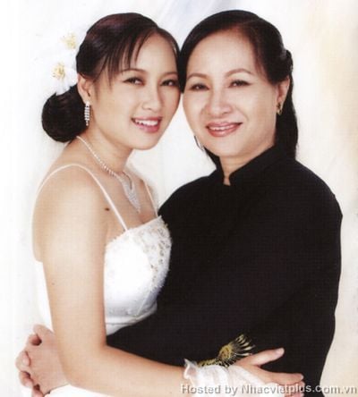 Khánh Linh và mẹ