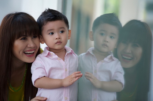 Bé Duy Anh chứng kiến sự ra đi của người bố trẻ con không đáng mặt đàn ông xứng với mẹ Thân Thúy Hà