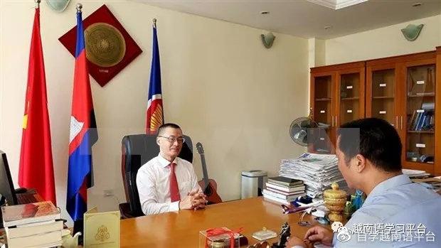 Lý Tiểu Long hổi nhỏ.