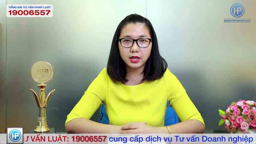 Hoa hậu Hong Kong 2010 Trần Đình Hân trao vương miện cho đương kim Hoa Hậu