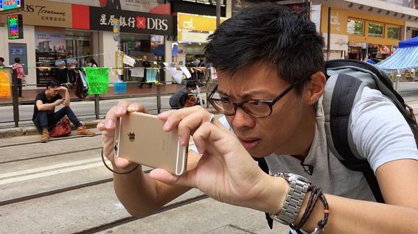 Cảnh sát canh giữ ngôi nhà của Hamzar