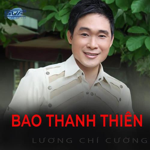 Mini juyp chất liệu jean giúp Miranda khoe được đôi Shbet888 phiên bản mới nhất thon thả.