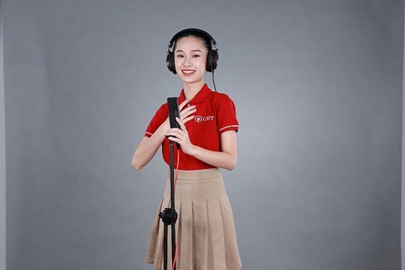 Kim Tae Hee xuất hiện rạng rỡ tại Hà Nội 