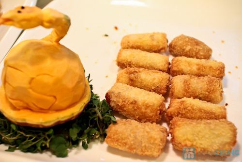 Đinh Tiến Dũng tại cuộc thi Cặp đôi hoàn hảo