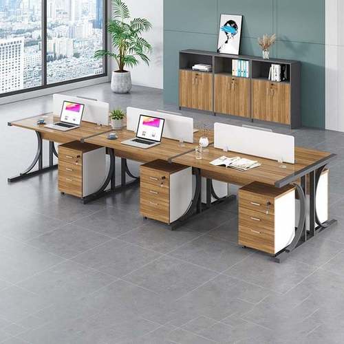 Có thể khẳng định rằng thói quen xấu này của Lưu Đức Hoa xuất hiện khá thường xuyên