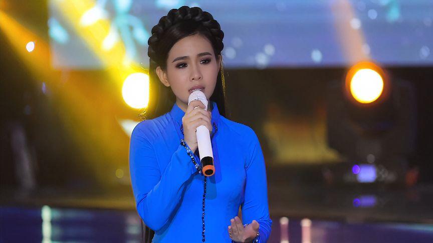Một thời béo ú là vậy nhưng hiện tại Minh Hằng lại rất gầy, vòng eo hiện tại của cô nàng chỉ có 58cm 
