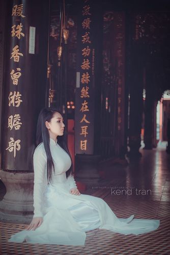 Trang phục này khá phổ biến ở nước ngoài nhưng với độ tuổi của cô thì không được phù hợp cho lắm.