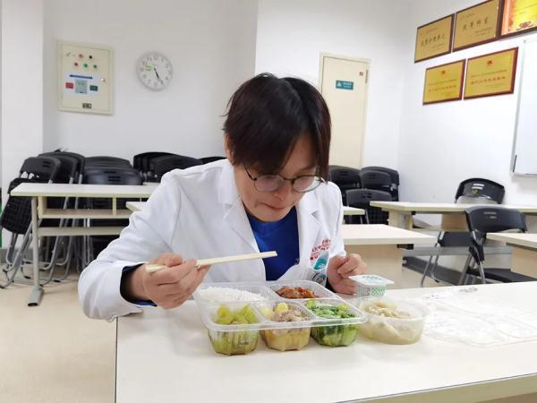 Mặc dù được phát triển từ những năm 80 của thế kỷ trước nhưng đến tận bây giờ J-8II luôn phục vụ tích cực trong cả Không quân và Hải quân Trung Quốc, và nó vẫn là một trong các chiến đấu cơ chủ lực của nước này.  J-8II ngoài vai trò tiêm kích đánh chặn còn có thể thực hiện nhiệm vụ tấn công mặt đất. Ở các biến thể cải tiến hiện đại, J-8II mang được vũ khí dẫn đường chính xác cao. 