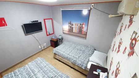 Với nhan sắc không phải là quá nổi trội nhưng Mộng Mộng lại sở hữu chiều cao 1m72 và với số đo vòng 1 là: 94cm và vòng 3: 94 cm