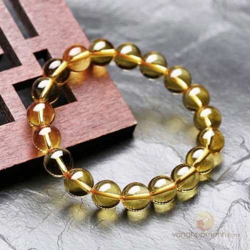 Xuất hiện rạng rỡ bên cạnh hoàng tử Harry.