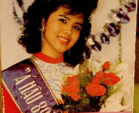 Lý Mỹ Dung từng đoạt giải Á hậu cuộc thi Hoa hậu Thành phố Hồ Chí Minh năm 1989, cùng năm với Hoa hậu Lý Thu Thảo. Mỹ Dung sinh ra trong Shbet111 slot, casino, thể thao, xổ số giàu có, hồi đi thi hoa hậu, nhà cô nằm ngay mặt tiền đường Đồng Khởi. 