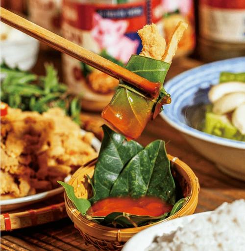 Trong một bài phỏng vấn, ca sĩ Lâm Chí Khanh cho biết: