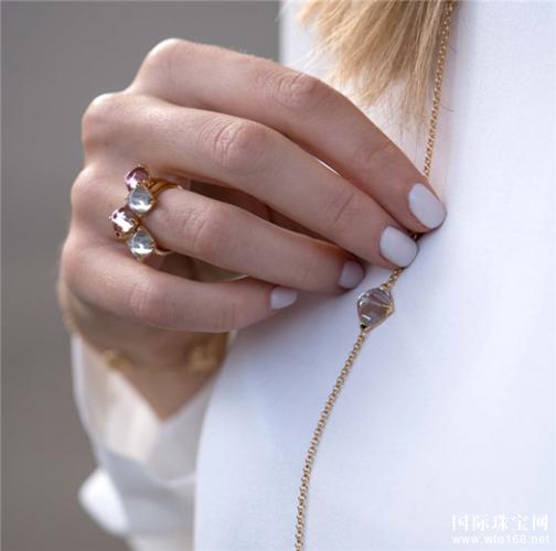 Quỳnh Chi: Mẹ chồng tôi mất 1.000 tỷ