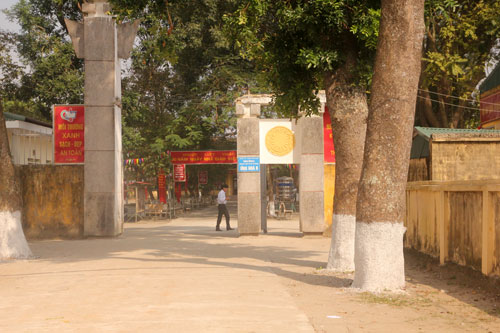 Trường THPT Ứng Hòa B (Ứng Hòa, Hà Nội).