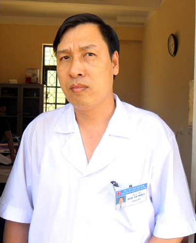 Trong khi đó, Bác sĩ Ngô Ngọc An (người trực tiếp ký giấy khám sức khỏe cho 11 cô giáo) nói: 