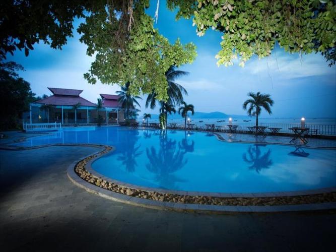 Người trong giới tiết lộ, Xuân Hinh từng được trả cát-sê cao nhất, lên tới 100 triệu đồng cho vai chính trong một đĩa hài Tết phát hành năm 2012 và cát-sê cho vai chính trong một đĩa hài Tết của Trung Hiếu năm 2012 cũng vài chục triệu đồng. Các nghệ sĩ có tên tuổi như Xuân Bắc, Vân Dung mỗi tập hài Tết tham gia có thể bỏ túi từ 50-80 triệu đồng.