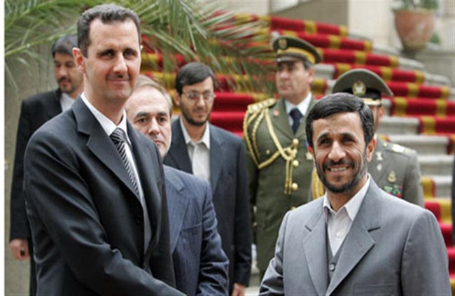AFP ngày 3/2 dẫn nguồn tin Truyền hình quốc gia Syria cho biết Chủ tịch Hội đồng An ninh Quốc gia Tối cao của Iran, ông Saeed Jalili đã cam kết hỗ trợ toàn diện cho chế độ Damascus, đồng minh thân cận của Tehran. (Theo Dân trí, GDVN)