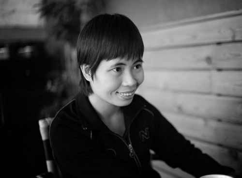   Bởi suy cho cùng có thể cô cũng tặc lưỡi: “Xin lỗi, cũng chỉ là con lợn”