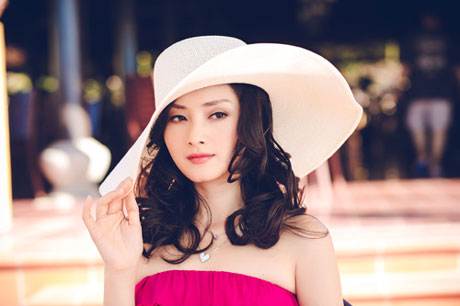 Diễn viên Lan Phương muốn nộp hồ sơ ứng cử ĐSDL khi hạn nộp hồ sơ đã hết từ lâu.