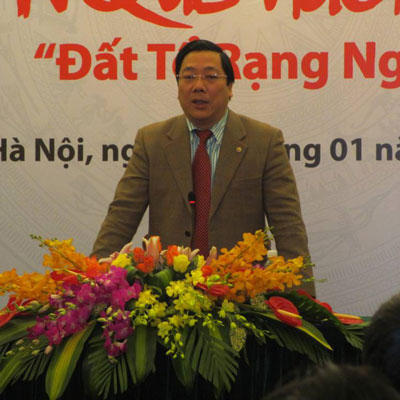 Thứ trưởng Nguyễn Thanh Sơn thẳng thắn bày tỏ quan điểm tại cuộc họp báo Xuân quê hương 2013