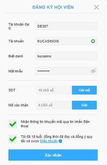 Một trong những địa điểm mua bán sầm uất của Thái Lan chính là trên các tuyến đường sắt Maeklong. Mỗi ngày, những con tàu qua lại con hẻm nhỏ này 8 lần tiếng còi tàu chính là âm thanh cảnh báo trước cho người mua và người bán.