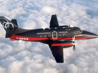 Phi cơ đầu tiên bay không người lái trong không phận thương mại tại Anh - Ảnh: BAE Systems