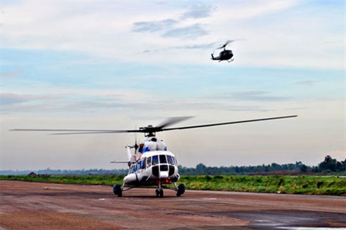 Trung đoàn Trực thăng 917 đã 2 lần được tuyên dương Đơn vị Anh hùng LLVT nhân dân, nhiệm vụ chính hiện nay là huấn luyện chiến đấu, tìm kiếm cứu hộ, cứu nạn, vận chuyển quân sự và thực hiện các nhiệm vụ đột xuất khác. (Ảnh Trung đoàn Trực thăng 917 ngày nay được trang bị nhiều chủng loại trực thăng nhằm đảm bảo thực hiện tốt các yêu cầu nhiệm vụ.)