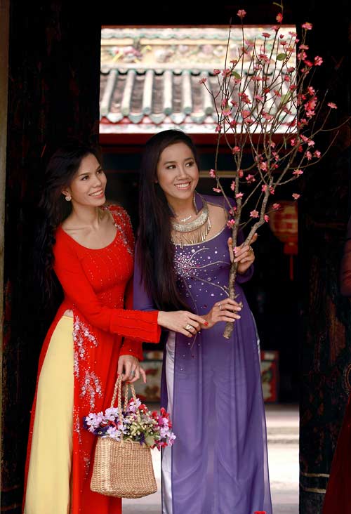 Khang Nhã Thy và tú bà Mê Kông Mỹ Xuân.