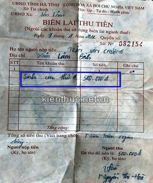 Biên lai thu 500 nghìn đồng vì sinh con thứ 4.