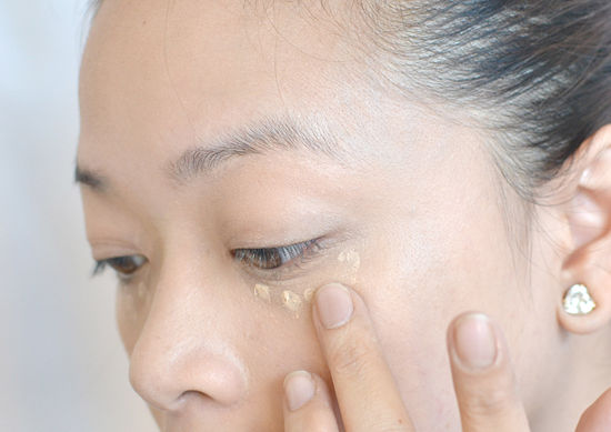 Nếu bạn bóng mắt hoặc đôi mắt gấu trúc, hãy chú ý phần bọng mắt bên dưới.