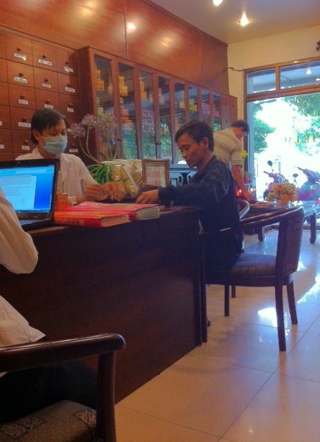  Bảo Thanh đương khám và tư vấn miễn phí tại: 210 Lê Lai, Q.1. TP.HCM và 102 Trần Hưng Đạo. Hà Nội.