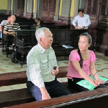 Kiện lôcốt, thủy điện chẳng khác... 'con kiến kiện củ khoai'