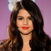6 mẫu tóc hút hồn của Selena Gomez