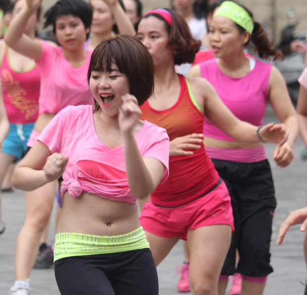 Khi hotgirl "phiêu" cùng Zumba.