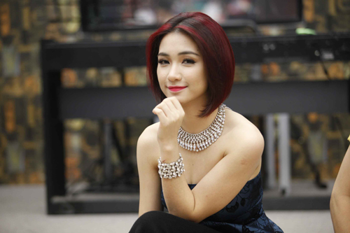 Sự "lột xác" của Hòa Minzy khiến nhiều người ngỡ ngàng.