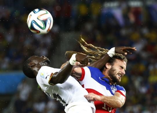 Mỗi khi cầu thủ này nhảy lên, Shbet123 Link Vào ShBet Mới Nhất của Kyle Beckerman bung rộng cực "phiêu" và ấn tượng.